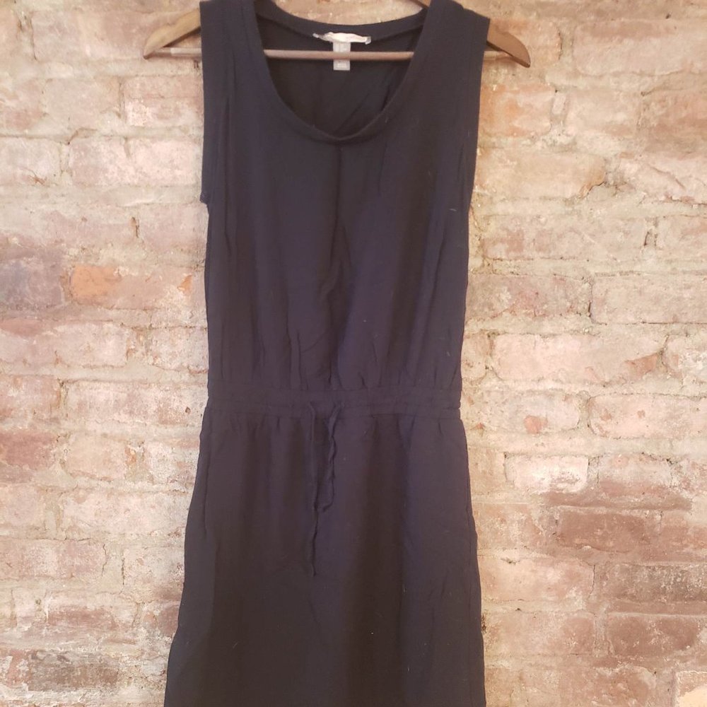 Cute casual black dress from Forever 21 Size xs.